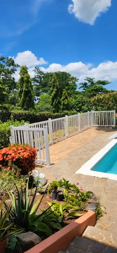 Casa de Lujo en Alquiler con Piscina Privada y Seguridad 24/7 – Residencial Exclusiva