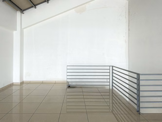 EN ALQUILER | LOCAL TIPO LOFT – SEGUNDO NIVEL, PLAZA TRIANA, CALLE LA MASCOTA, SAN SALVADOR - Imagen 7