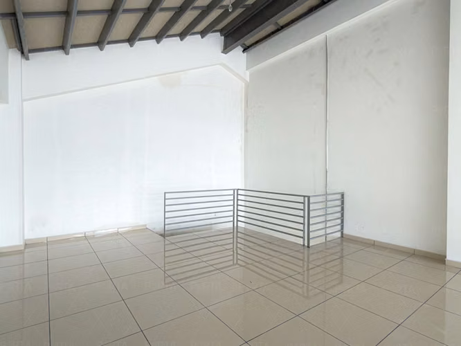 EN ALQUILER | LOCAL TIPO LOFT – SEGUNDO NIVEL, PLAZA TRIANA, CALLE LA MASCOTA, SAN SALVADOR - Imagen 8