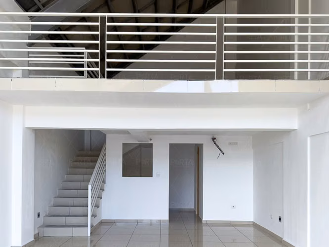 EN ALQUILER | LOCAL TIPO LOFT – SEGUNDO NIVEL, PLAZA TRIANA, CALLE LA MASCOTA, SAN SALVADOR - Imagen 3