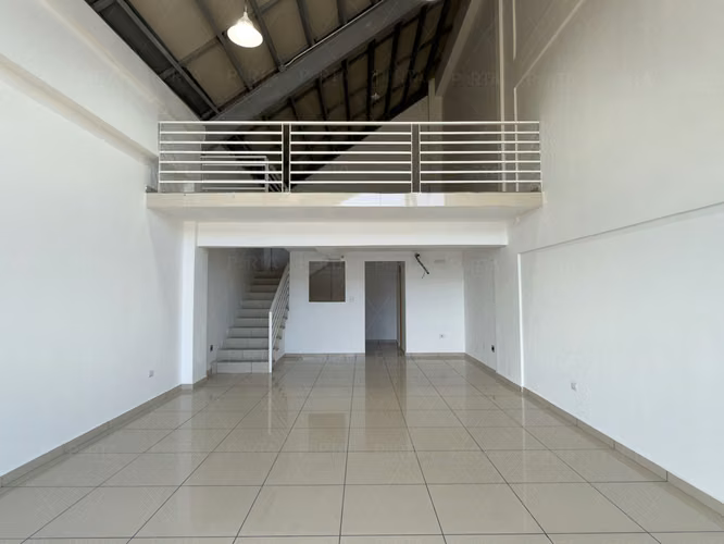 EN ALQUILER | LOCAL TIPO LOFT – SEGUNDO NIVEL, PLAZA TRIANA, CALLE LA MASCOTA, SAN SALVADOR - Imagen 10