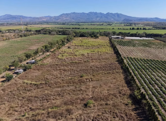 Terreno plano sobre Carretera Litoral | 87,040 m² | salida de Usulutan, El Salvador - Imagen 11