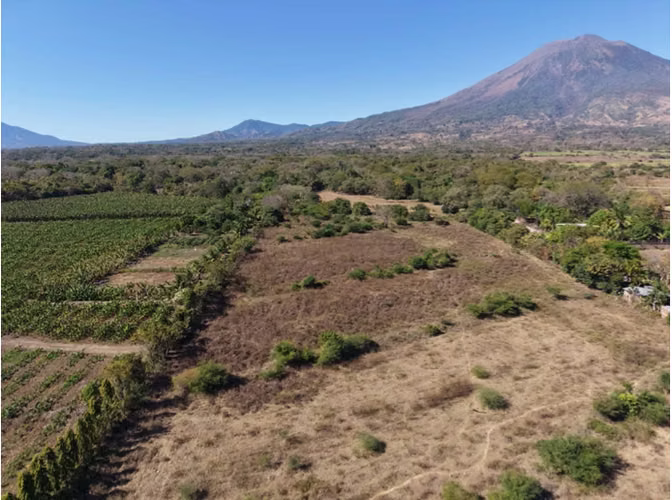 Terreno plano sobre Carretera Litoral | 87,040 m² | salida de Usulutan, El Salvador - Imagen 5