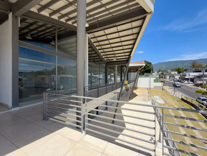 EN ALQUILER | LOCALES COMERCIALES · SEGUNDO NIVEL – PLAZA TRIANA, CALLE LA MASCOTA, SAN SALVADOR - Imagen 7