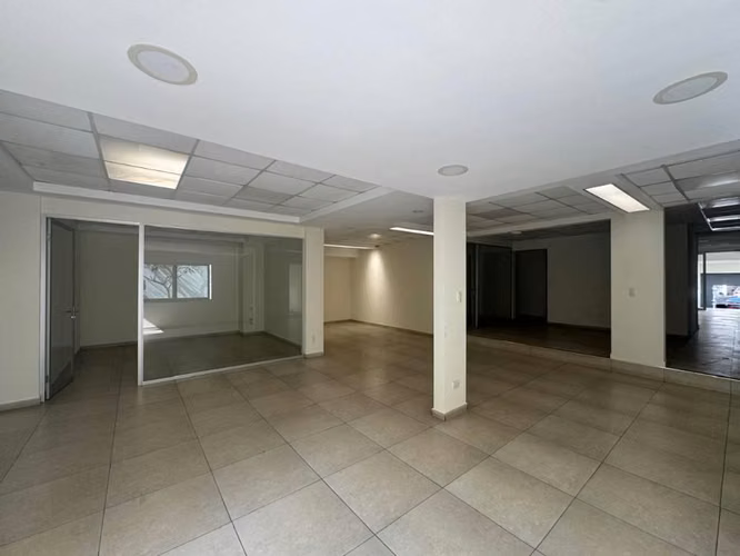  CASA COMERCIAL VENTA O RENTA – Ubicación Premium en Colonia Escalón  Atrás de C.C. Galerías