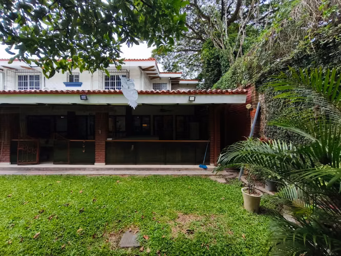 MAQUILISHUAT VENTA CASA $679,000 NO PRIVADO