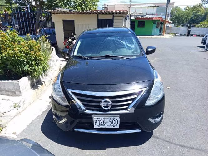 Vendo Nissan versa 2018