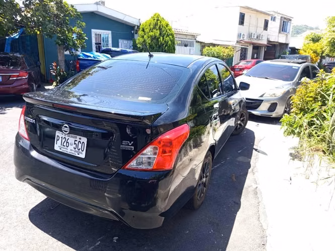 Vendo Nissan versa 2018