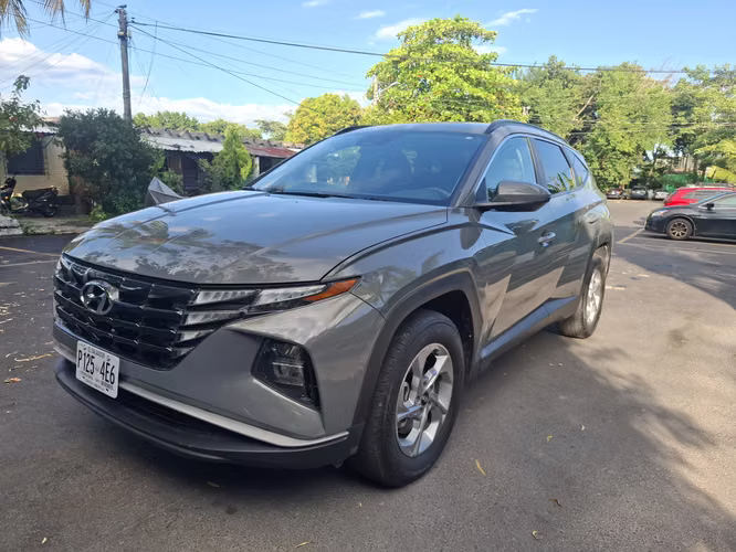 Hyundai Tucson 4x4 2024 (45k de millas y bolsas de aire buenas)