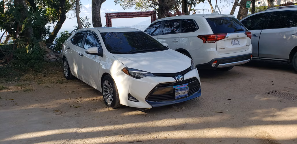 TOYOTA COROLLA LE 2019 - Imagen 4