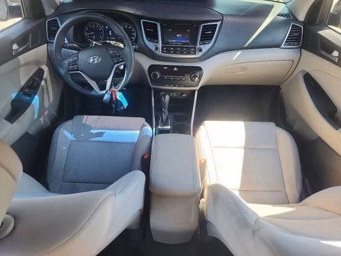Hyundai Tucson ( Negociable )