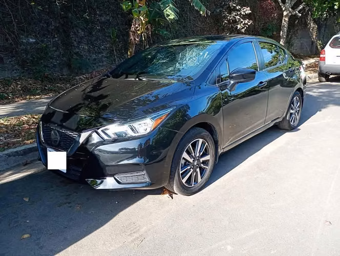 Vendo Nissan Versa SV 2022