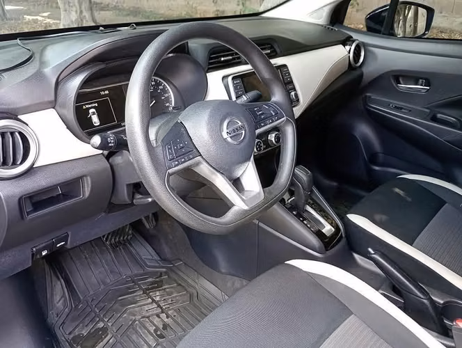 Vendo Nissan Versa SV 2022