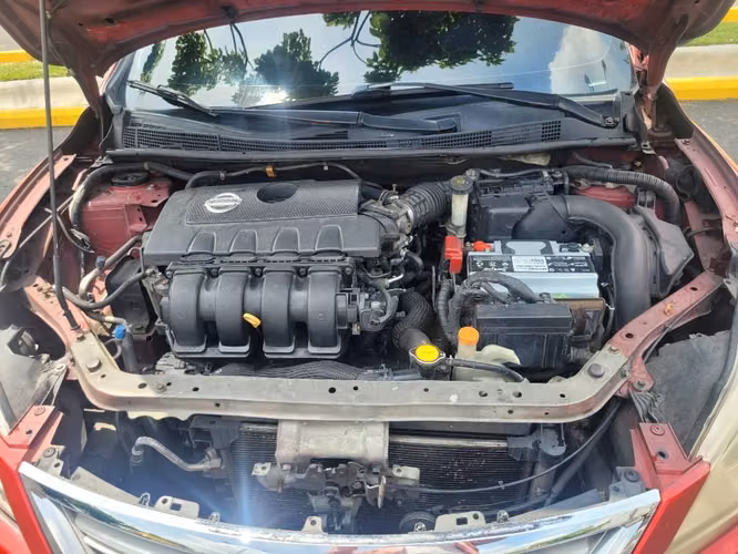 Nissan Sentra versión SR 2014