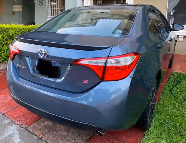 TOYOTA COROLLA 2014 S |68,000 millas| Solo vendo - Imagen 3