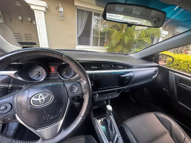 TOYOTA COROLLA 2014 S |68,000 millas| Solo vendo - Imagen 4
