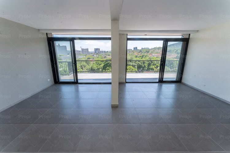 Apartamento en venta en San Salvador, Avitat Unique ID 4366