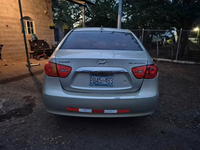 Hyundai elantra 2010 - Imagen 3