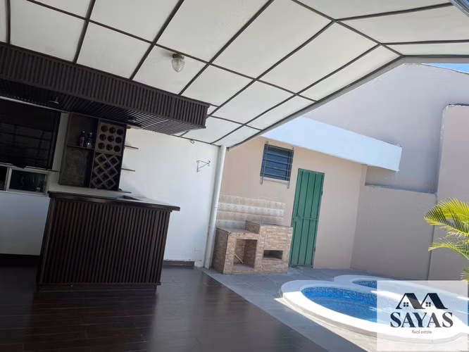 EN ALQUILER, CASA CON PISCINA CERCA DE UNIVERSIDAD DE EL SALVADOR PARA OFICINA O CASA DE HABITACIÓN - Imagen 9