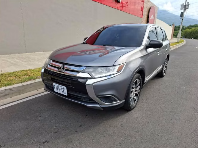 Mitsubishi outlander 2018 4x2