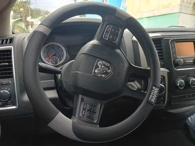 DODGE RAM 1500 2019 4x4 CON PLACAS,MOTOR HEMI 5.7 V8ECO CABINA 6 PERSONAS - Imagen 3