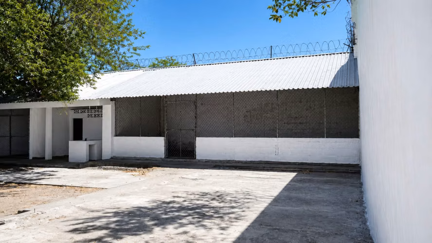 SAN MIGUEL CASA COMERCIAL VENTA $535,000 - Imagen 2