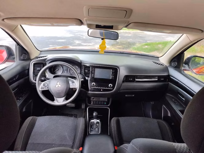 Vendo Mitsubishi Outlander 2020 bolsas buenas - Imagen 5