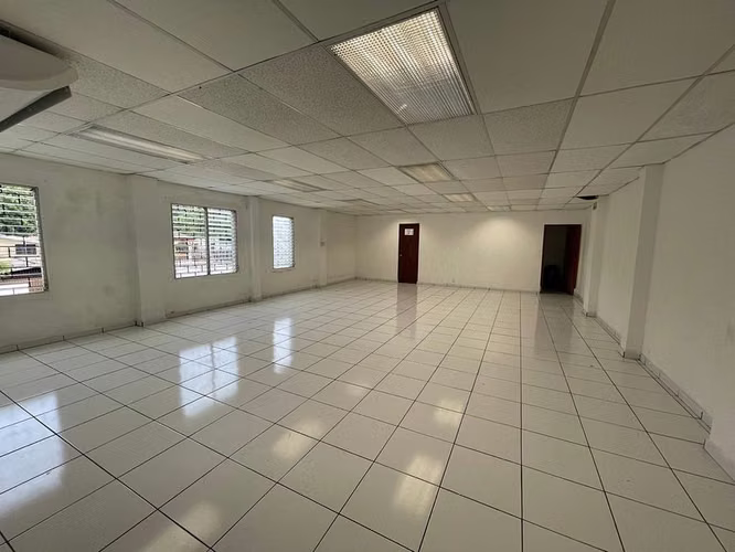 Local sobre El Paseo General. Escalón | 250m² | Zona Balam Quitzé - Imagen 2
