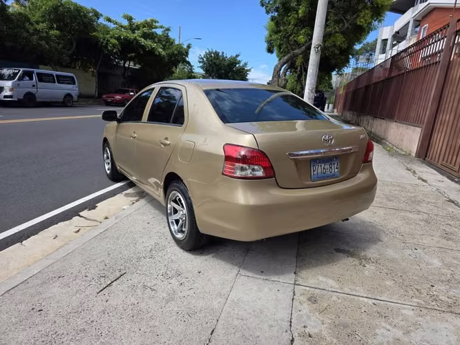 Toyota Yaris Paquete Eléctrico Año 2012
