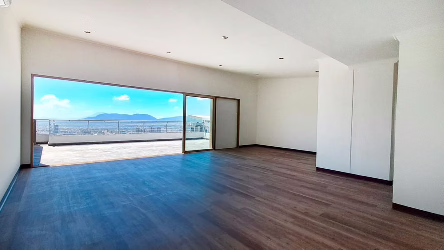 Venta de Penthouse en Condominio Las Vistas, Colonia Escalon, Sn Salvador