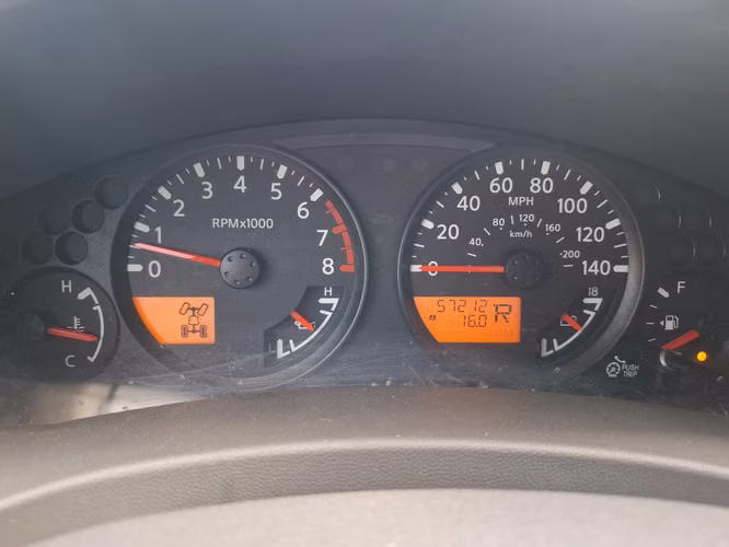 Nissan Frontier 4x4 2019 doble cabina (57k millas y bolsas de aire buenas - Imagen 7