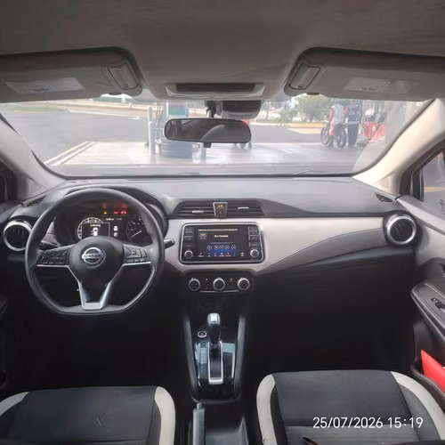 Nissan versa sv 2021