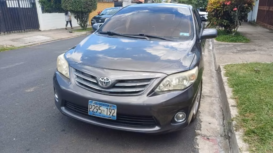 Se vende Toyota corolla 2013 - Imagen 2