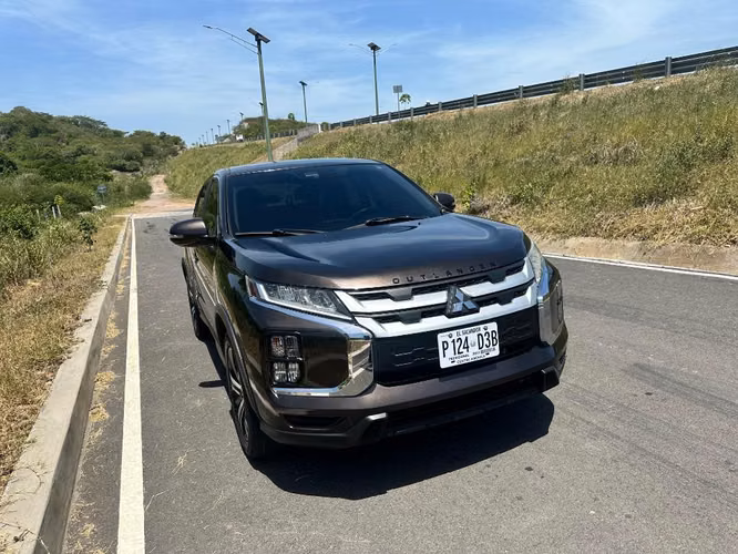 MITSUBISHI OUTLANDER SPORT SE 2020 4WD