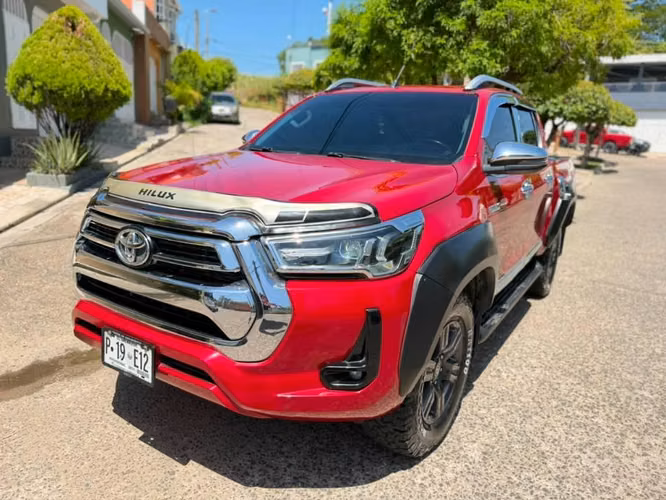 Hilux 2023 4x4 - Imagen 1