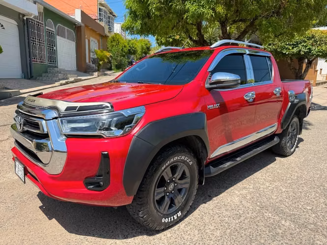 Hilux 2023 4x4 - Imagen 3