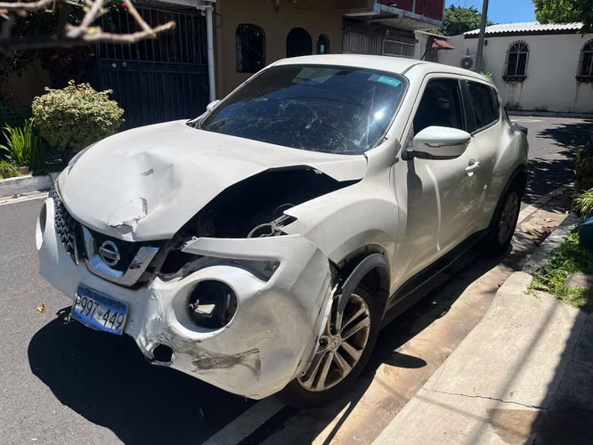Nissan Juke 2015 Golpe Frontal