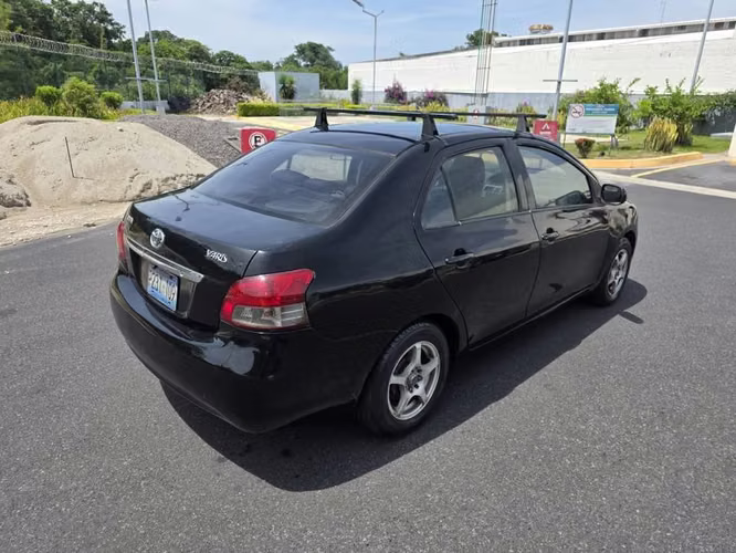 Toyota Yaris Eléctrico Año 2007