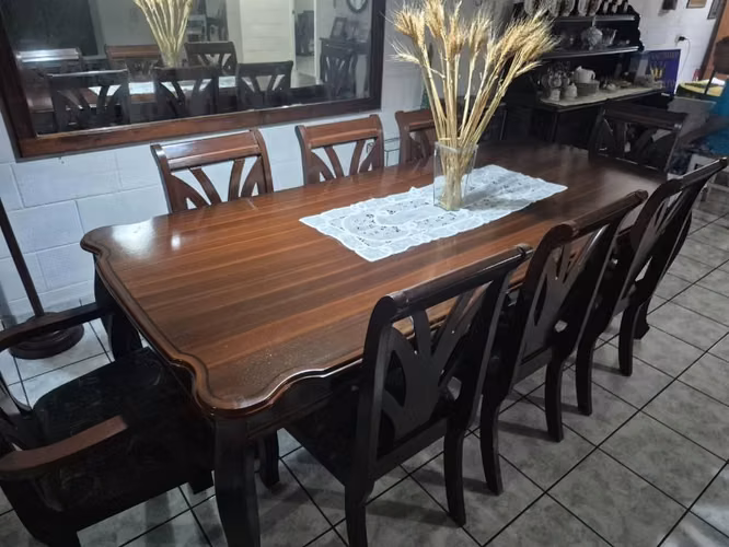 Selling Dining Game for 8 People