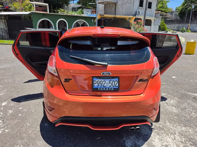 FORD Fiesta ST Turbo  (FINANCIAMIENTO DISPONIBLE) - Imagen 2