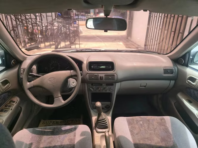 TOYOTA COROLLA GLI - Imagen 2