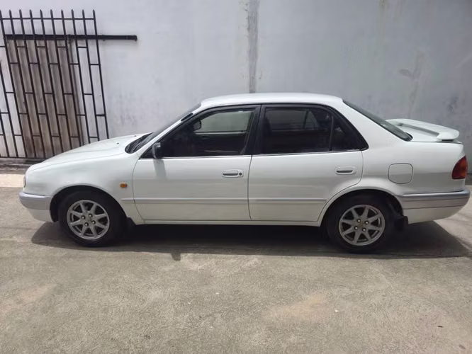 TOYOTA COROLLA GLI - Imagen 3