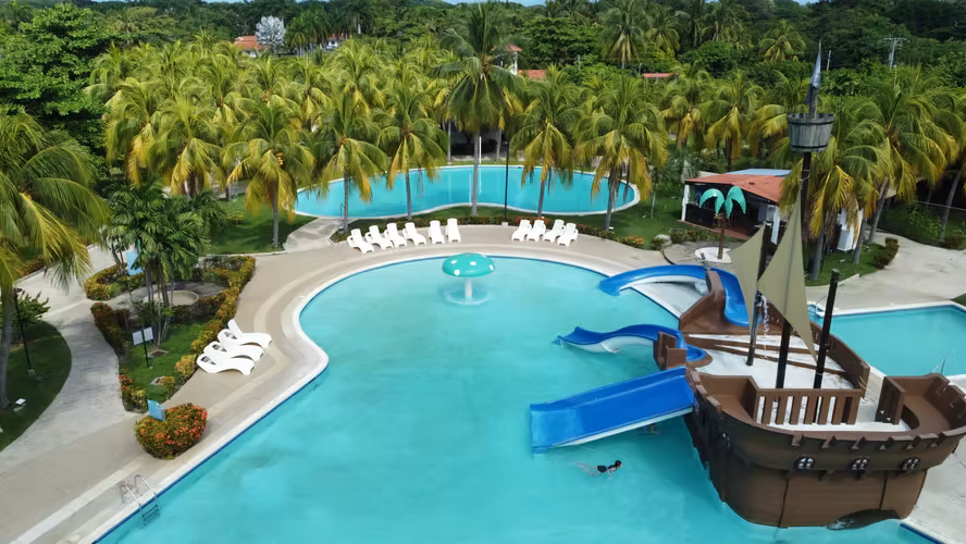 Venta de terreno de playa en Residencial Las Veraneras, Los Cóbanos, Sonsonate