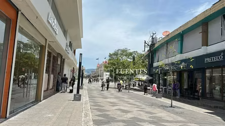 VENTA LOCALES COMERCIALES CENTRO HISTÓRICO ZONA BINAES SAN SALVADOR - Imagen 9