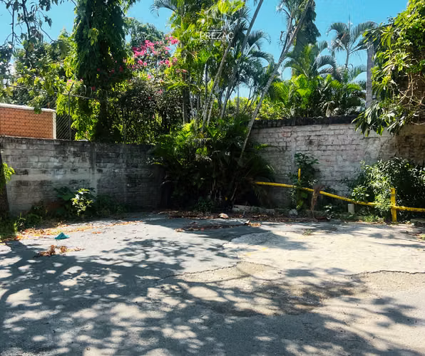 Terreno comercial con casa para remodelar en Colonia San Francisco, 1,586 v² – $1,190,000