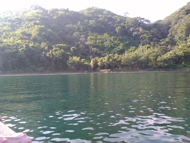 Terreno en venta en Lago de Ilopango, 10 manzanas - Imagen 3