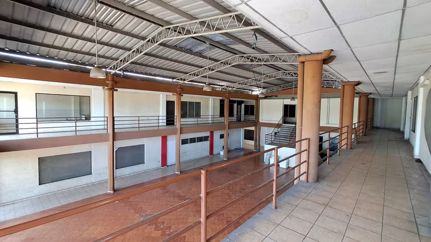 Venta de Centro Comercial en Lourdes Colon, La Libertad - Imagen 4