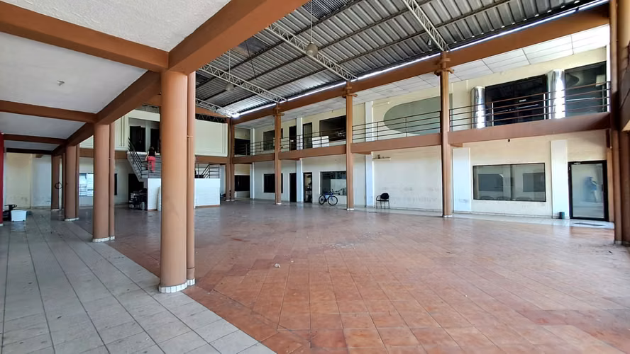 Venta de Centro Comercial en Lourdes Colon, La Libertad - Imagen 6