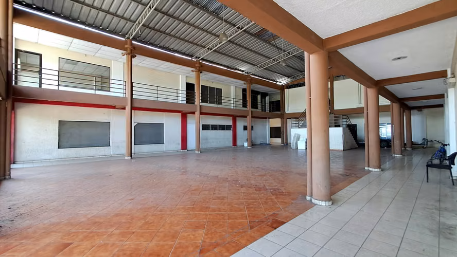 Venta de Centro Comercial en Lourdes Colon, La Libertad - Imagen 2