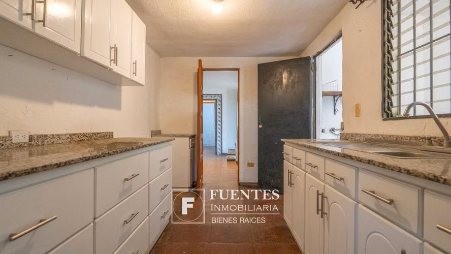 VENTA CASA COL ESCALON PARTE MEDIA SAN SALVADOR - Imagen 6